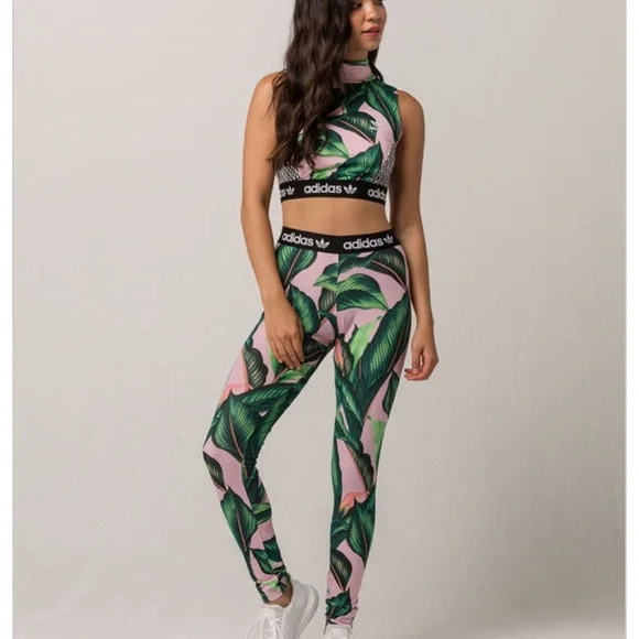 COPY - Adidas mock neck crop - Picture 3 of 4